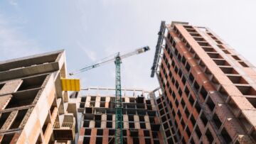 Rozwój infrastruktury Sandomierza: Przebudowa placu targowego niesie za sobą opóźnienia