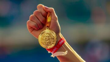 Sandomierska Gala Honorów: Tytuł Sandomierzanina Roku 2023 dla Dr Urszuli Stępień i Honorowy Obywatel Miasta dla Kasztelana Karola Buremu