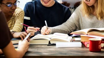 Edukacyjne wyjścia z klas: Powiat Sandomierski z sukcesem realizuje projekt Ministra Edukacji