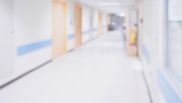 Nowa infolinia „Helpline” wspiera chorych na Alzheimera i ich bliskich