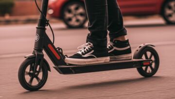 Hulajnoga pod wpływem alkoholu: 30-latek zatrzymany przez policję